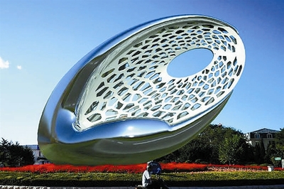 大連:金石灘街景雕塑設計大賽精彩紛呈